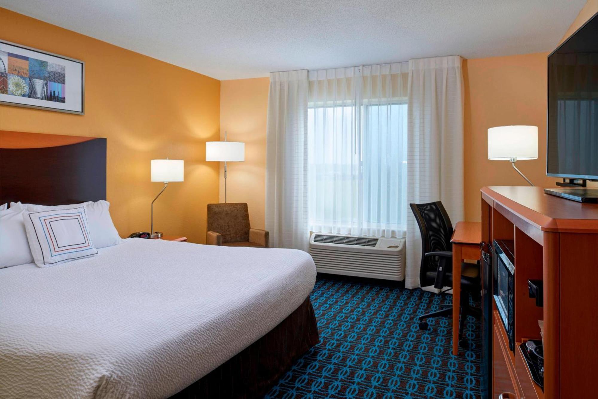 Fairfield Inn By Marriott Richmond New Paris Exterior photo