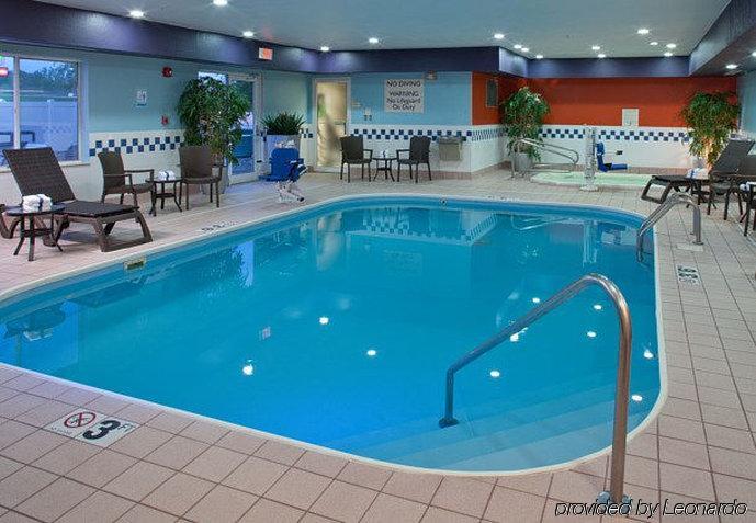 Fairfield Inn By Marriott Richmond New Paris Exterior photo